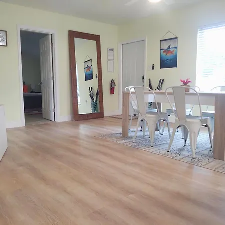 Family, Couples Retreat Near Airport, Cruise Port & Beaches